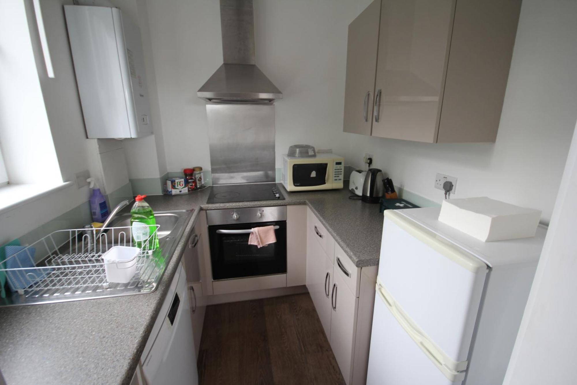 Boston Place Apartment *